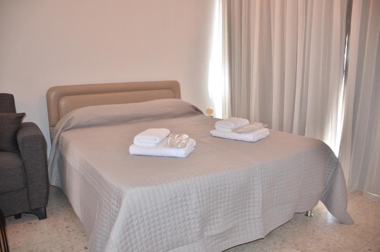 Almyria Apartments - By Imh Travel & Tours 파포스 외부 사진