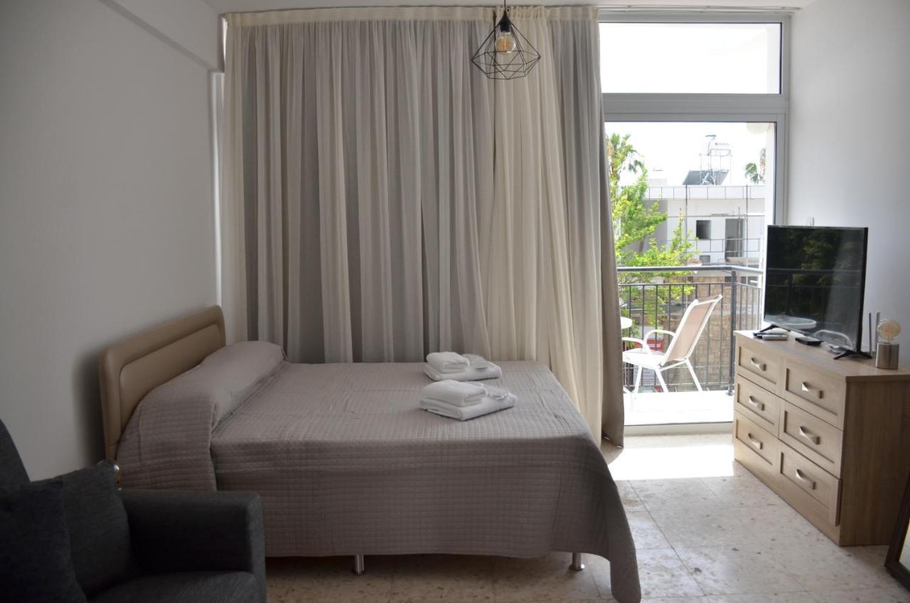 Almyria Apartments - By Imh Travel & Tours 파포스 외부 사진